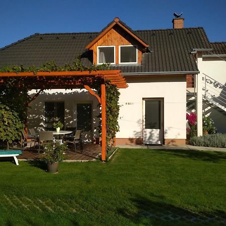 Gólya Vendégház Tiszaug Exterior foto