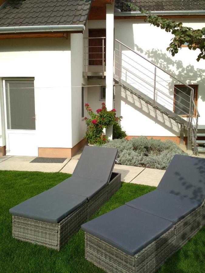 Gólya Vendégház Tiszaug Exterior foto